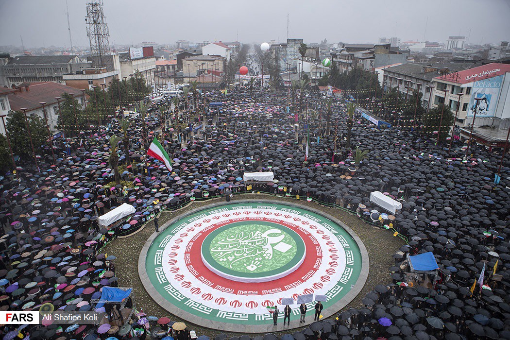 شور مضاعف دیار باران در جشن 40 سالگی انقلاب زیر باران سیل‌آسا